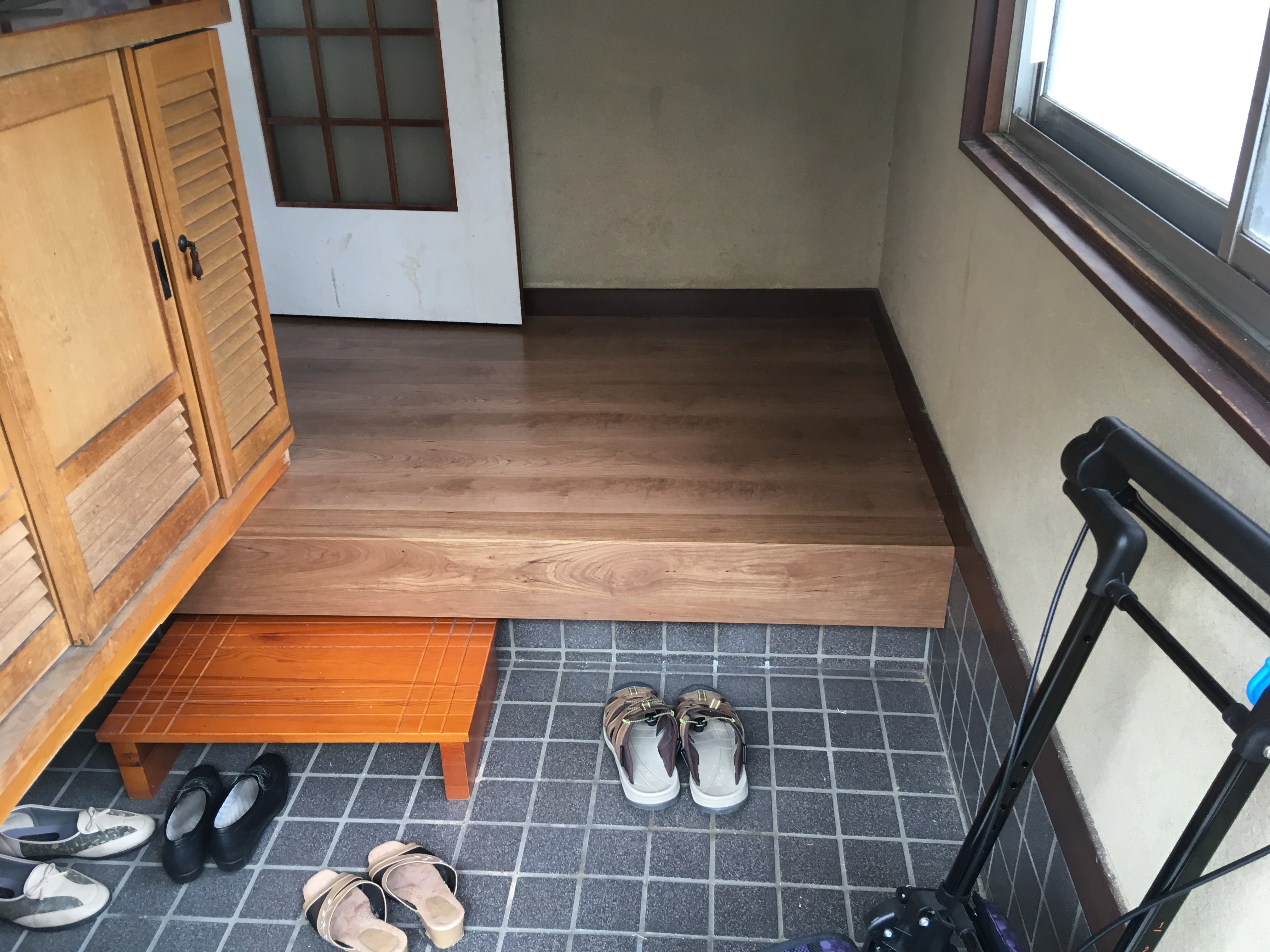 玄関 廊下のフローリング張り替えのリフォームです スタッフブログ 宇都宮市のリフォーム リノベーション専門店 住まいる工務店
