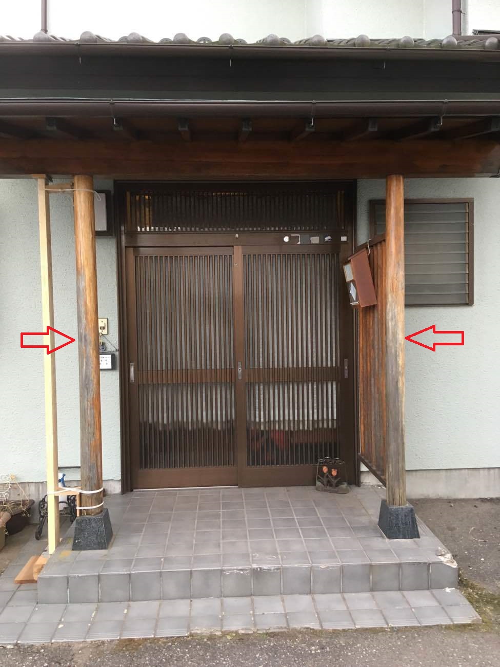 玄関の化粧柱の根元が腐食し、屋根が落ちてしまうのか心配！ スタッフブログ 宇都宮市のリフォーム、リノベーション専門店｜住まいる工務店