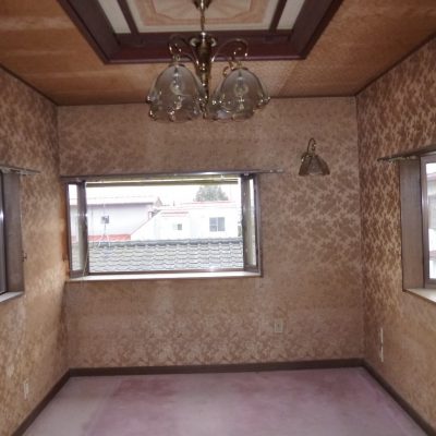 中古住宅のフローリング重ね張り工事が完了しました。