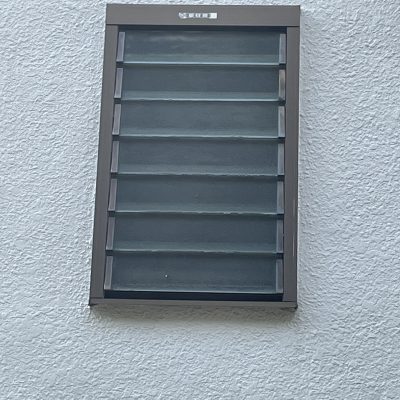 浴室の窓とトイレのルーバー窓を交換しました。費用と実際の施工内容を公開