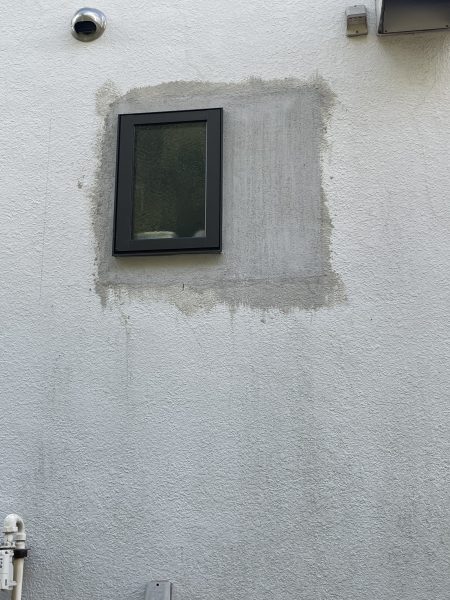 トイレのルーバー窓の交換